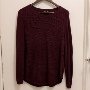 Chic Burgundy Crew Neck Sweater